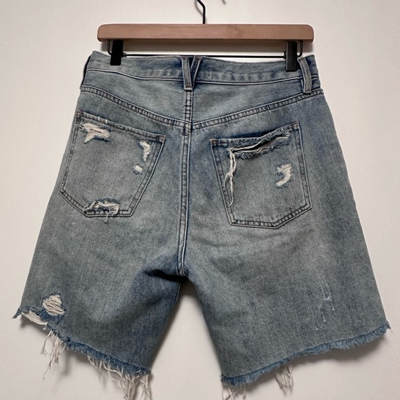 WE THE FREE Sequoia Surf's Up Medium Blue Denim Distressed Shorts - Picture 2 of 4